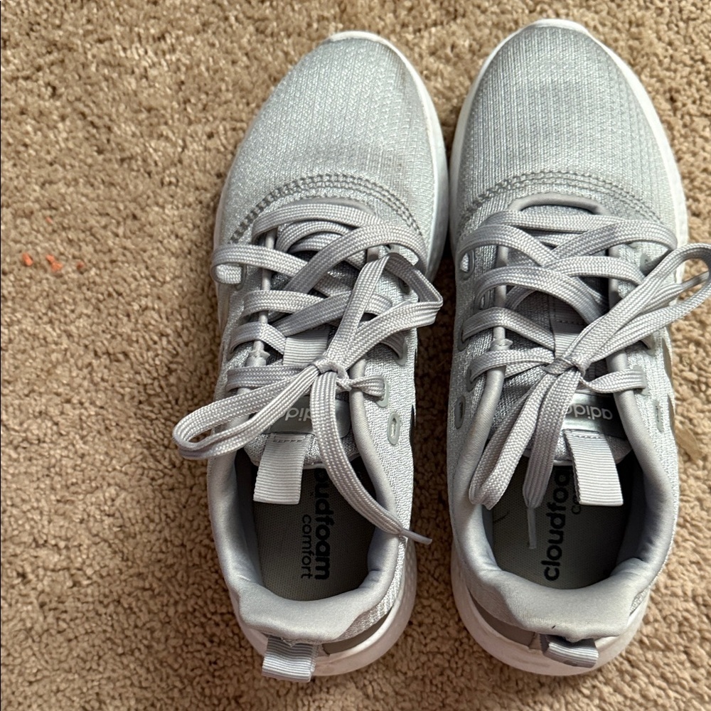 adidas Women's Light Gray Knit Cloudfoam Lace-Up Sneakers